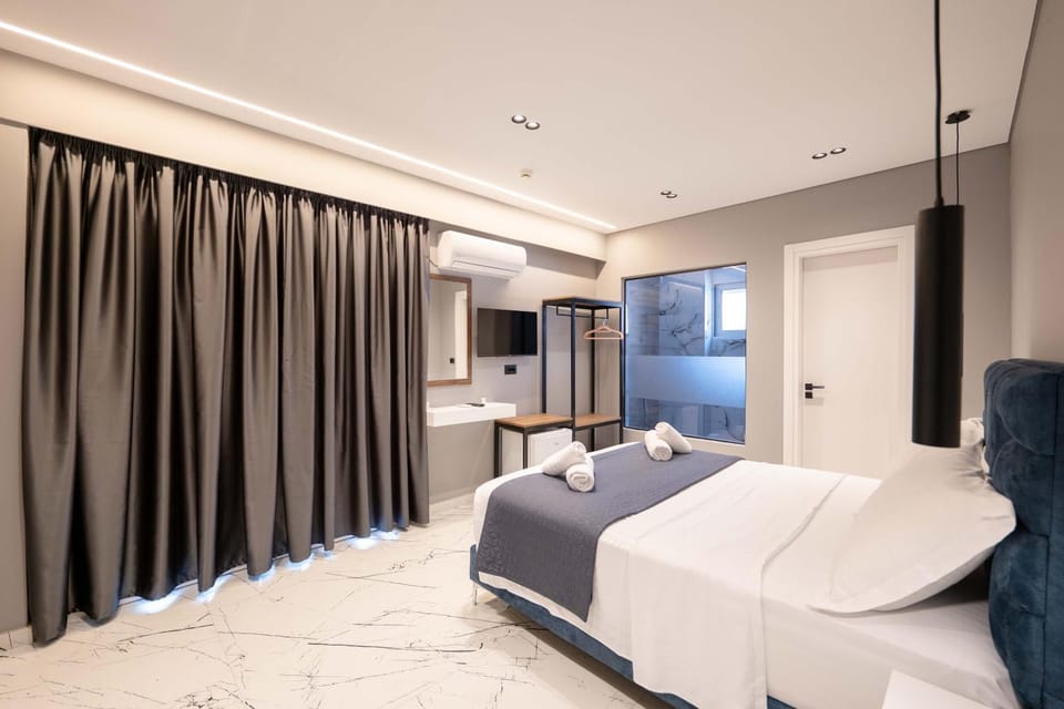 Bed, Living room, Photo of the whole room, Bedroom, wardrobe