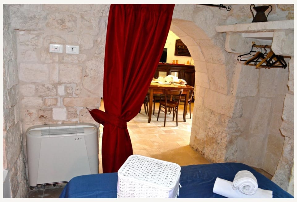 Living room, Bedroom, air conditioner