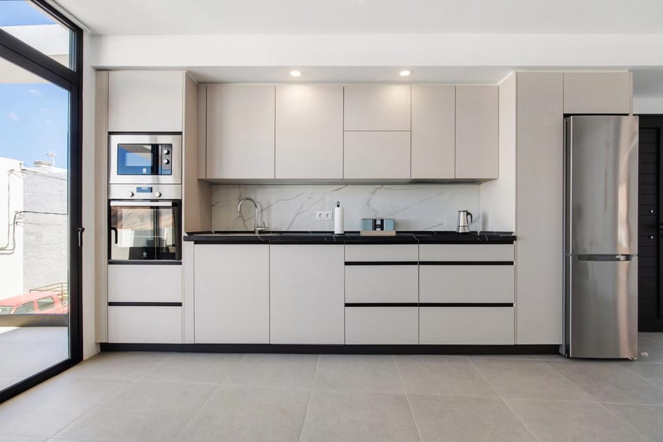 Kitchen or kitchenette, Living room