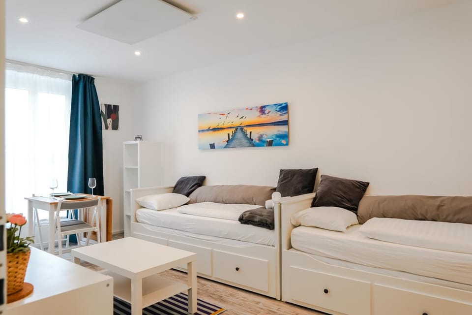 Bed, Living room, Bedroom