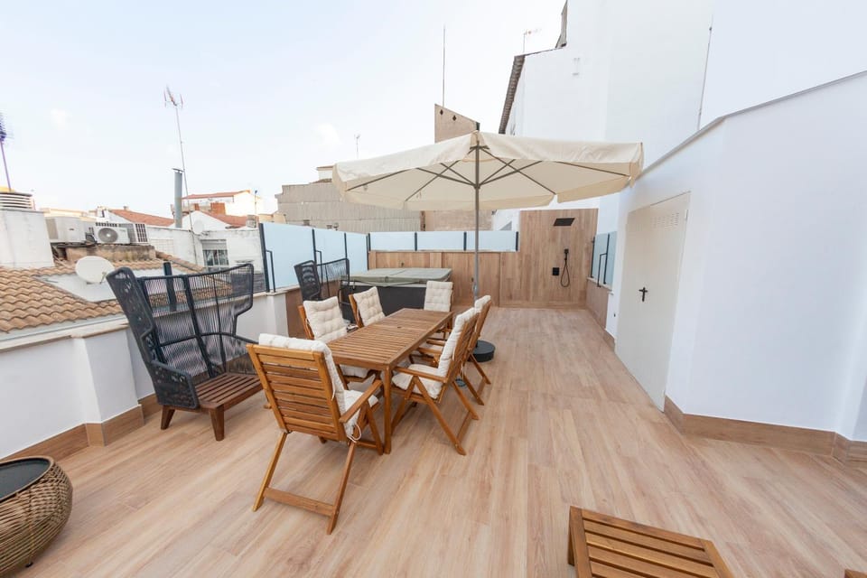 View (from property/room), Balcony/Terrace, sunbed