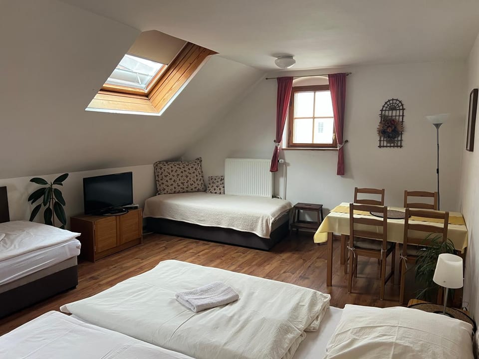 Bed, Living room, Photo of the whole room, Bedroom