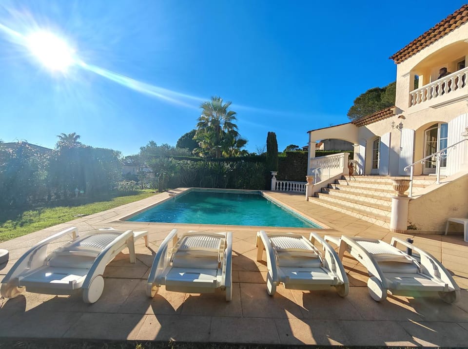 Maison cosy en bordure du golf. Villa in Saint-Raphael