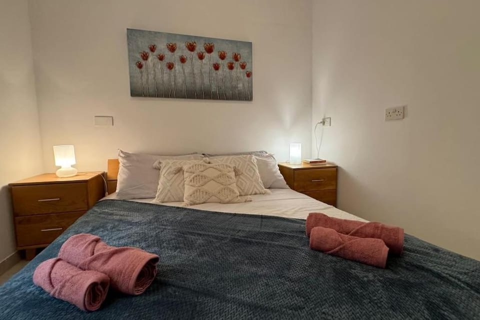 Modern Seaview-2 min from Beach Apartment in Sliema