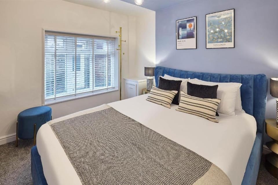 Tides Apartment in England