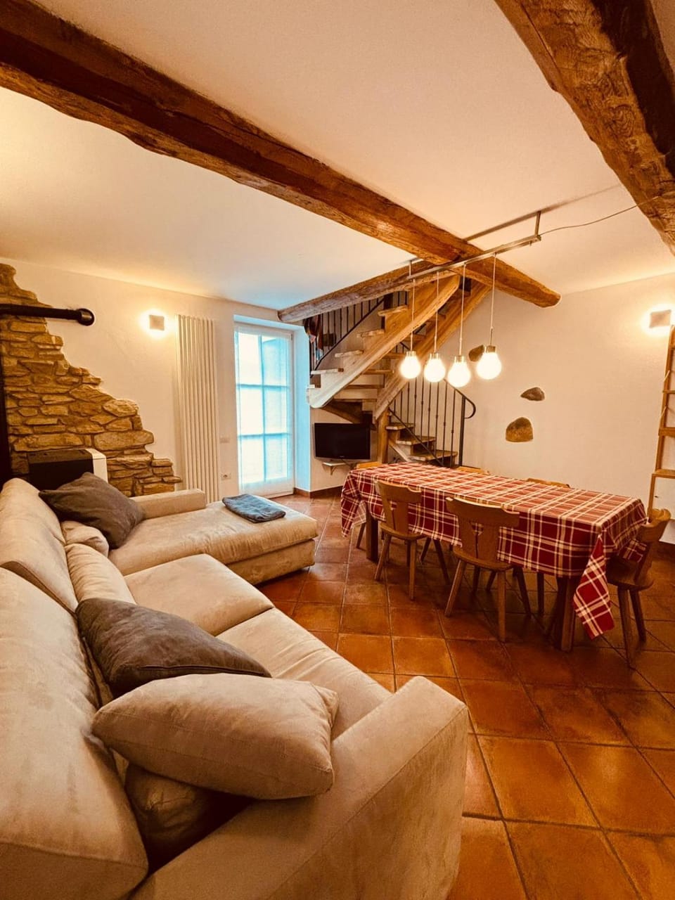 Living room, Dining area