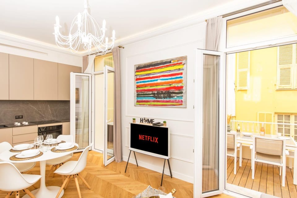 TV and multimedia, Living room, Dining area, pet friendly, stove, kitchen