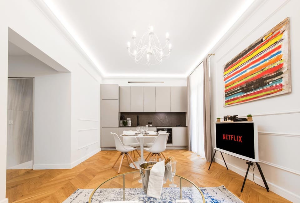TV and multimedia, Living room, Seating area, Dining area, kitchen