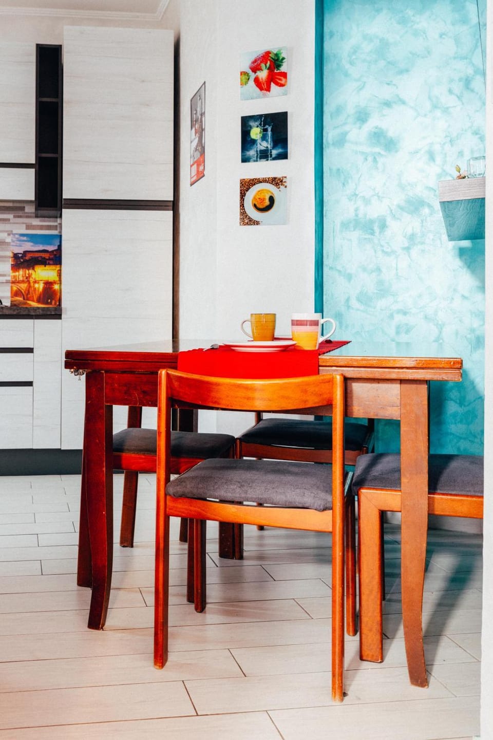 Kitchen or kitchenette, Dining area, oven, stove