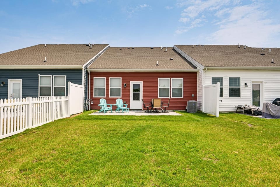 Pool Access & Beach Shuttle: Millville Townhome! House in Sussex County