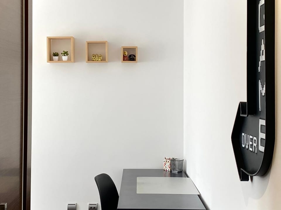 Seating area, Bedroom