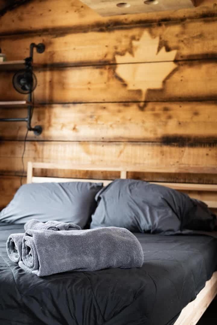 Your Cozy Cabin Retreat Cabin in Quebec
