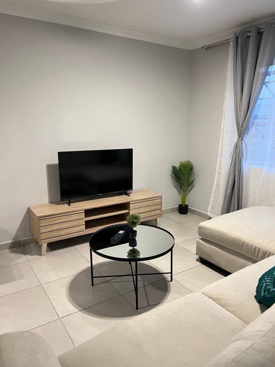 Jabulani junction Apartment in Gauteng