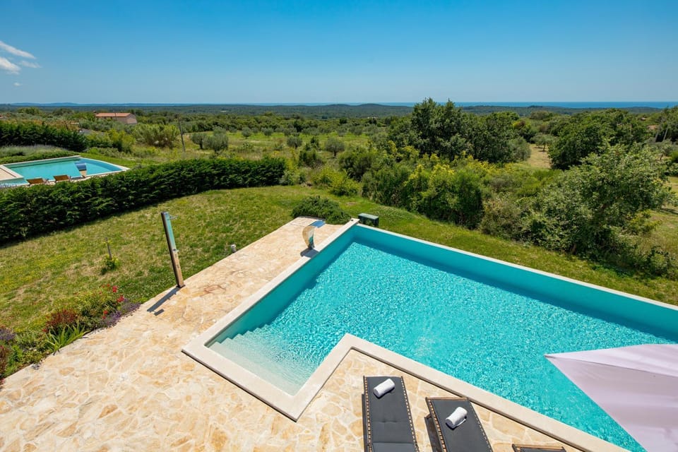Day, Natural landscape, Pool view, Swimming pool