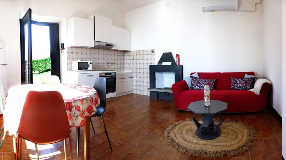 Kitchen or kitchenette, Living room, Dining area, dishwasher, minibar, pet friendly, stove