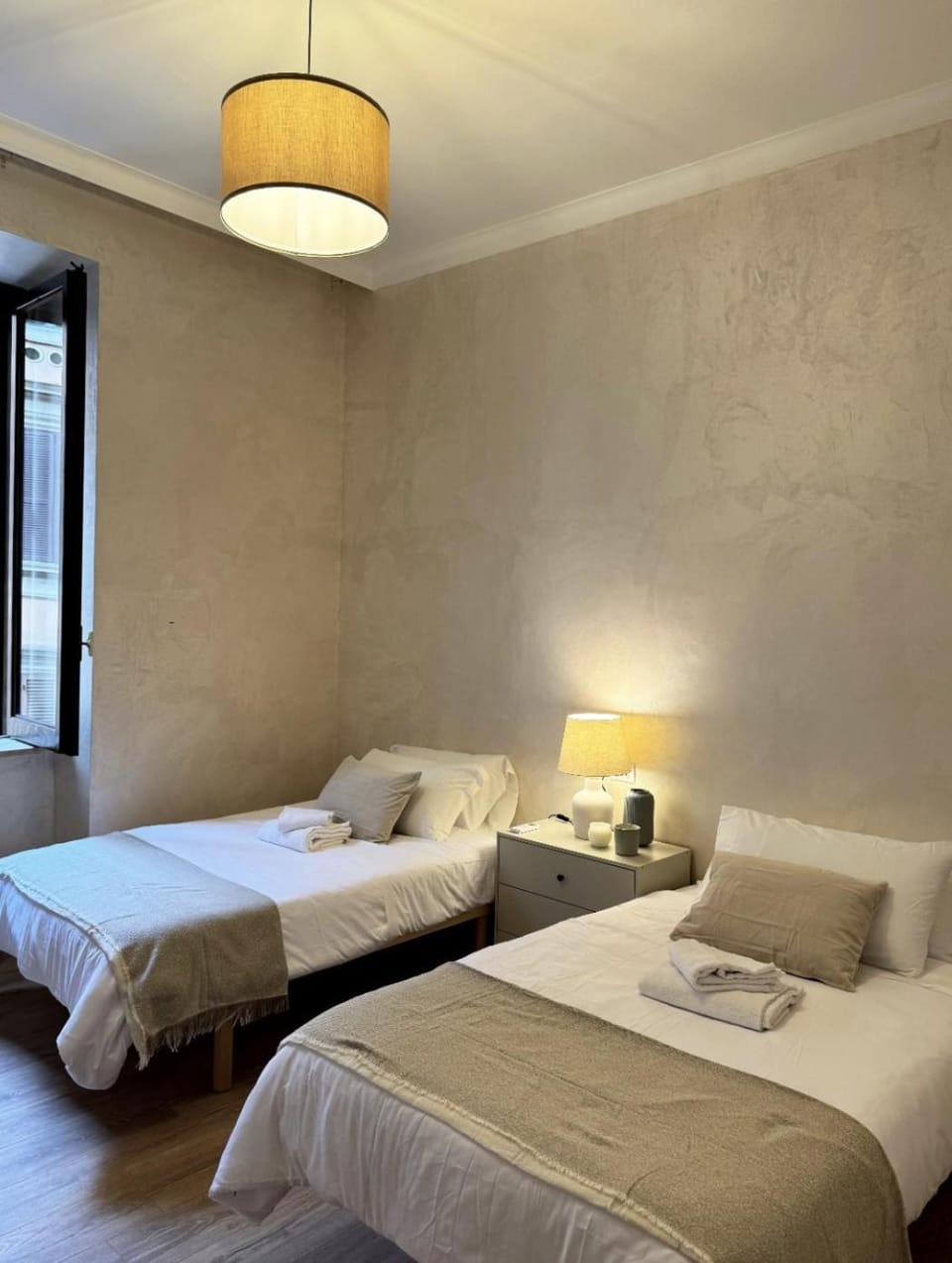 Ten Miles Guesthouse Roma Bed and Breakfast in Rome