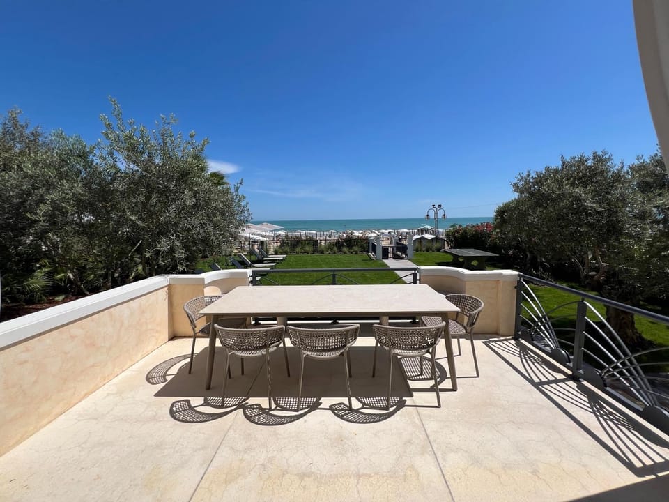 View (from property/room), Balcony/Terrace
