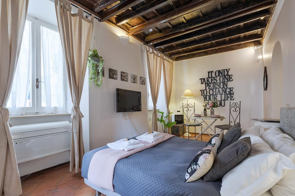 Living room, Photo of the whole room, Seating area, Bedroom
