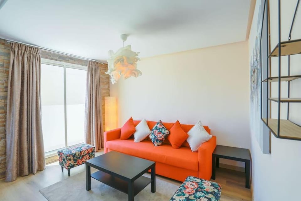 Photo of the whole room, Seating area, Bedroom