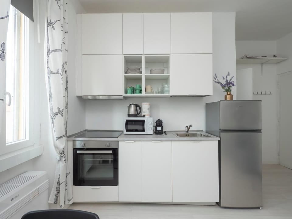 Coffee/tea facilities, Kitchen or kitchenette, minibar