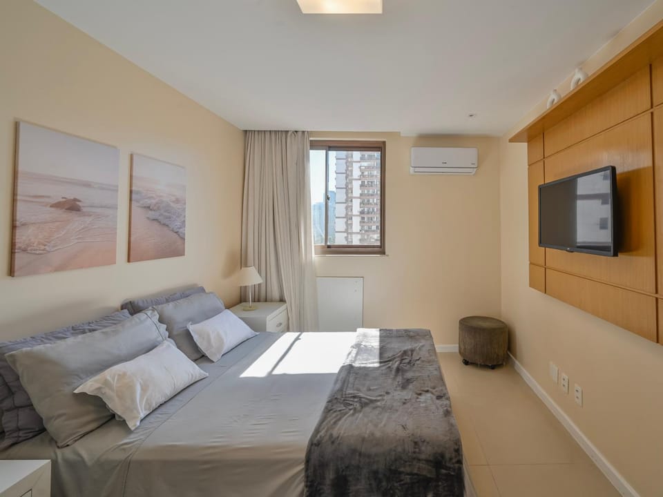 Bed, TV and multimedia, Bedroom, air conditioner