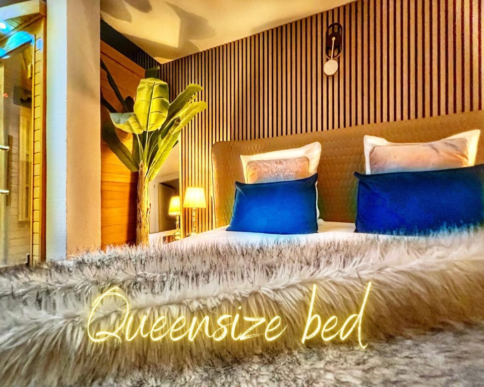 Bed, Photo of the whole room