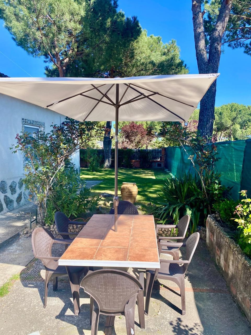 Patio, Spring, Day, Garden, Dining area, Garden view