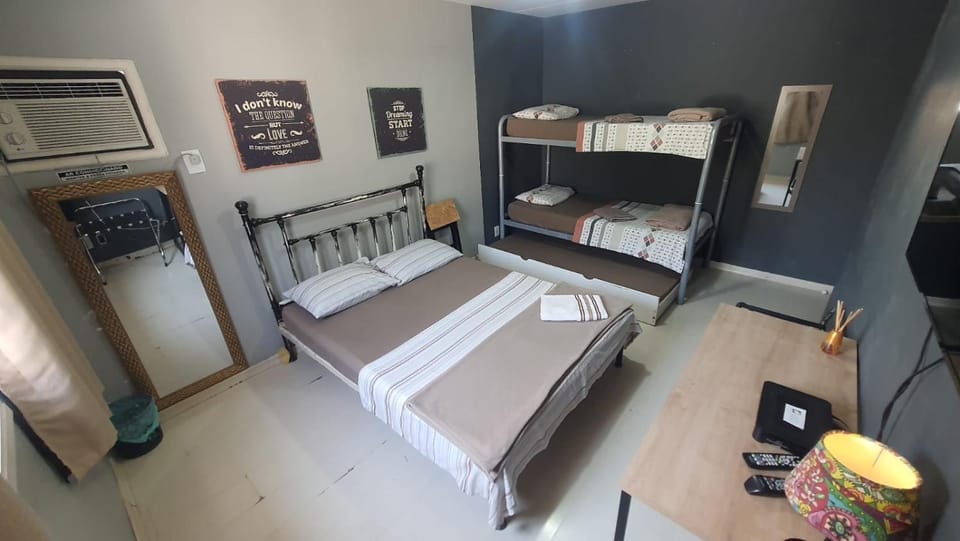 TV and multimedia, Photo of the whole room, Bedroom, bunk bed, air conditioner
