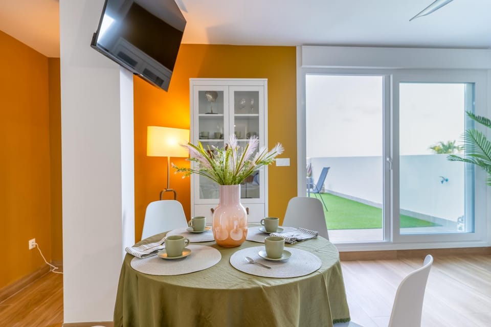 TV and multimedia, Living room, Dining area
