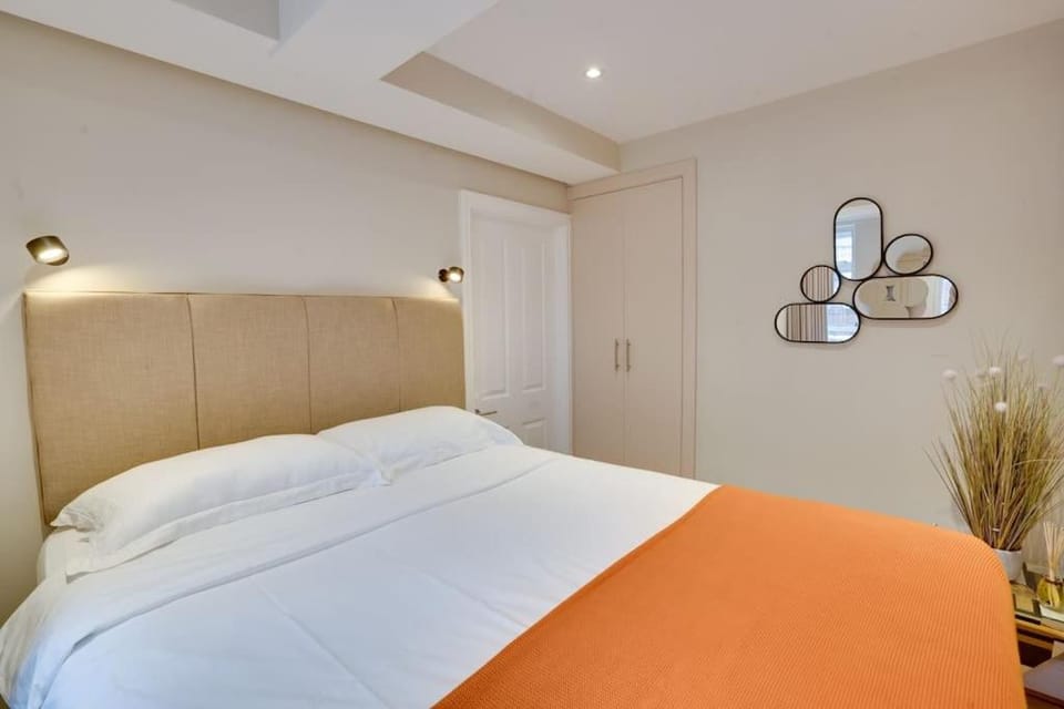 Bedroom, wardrobe