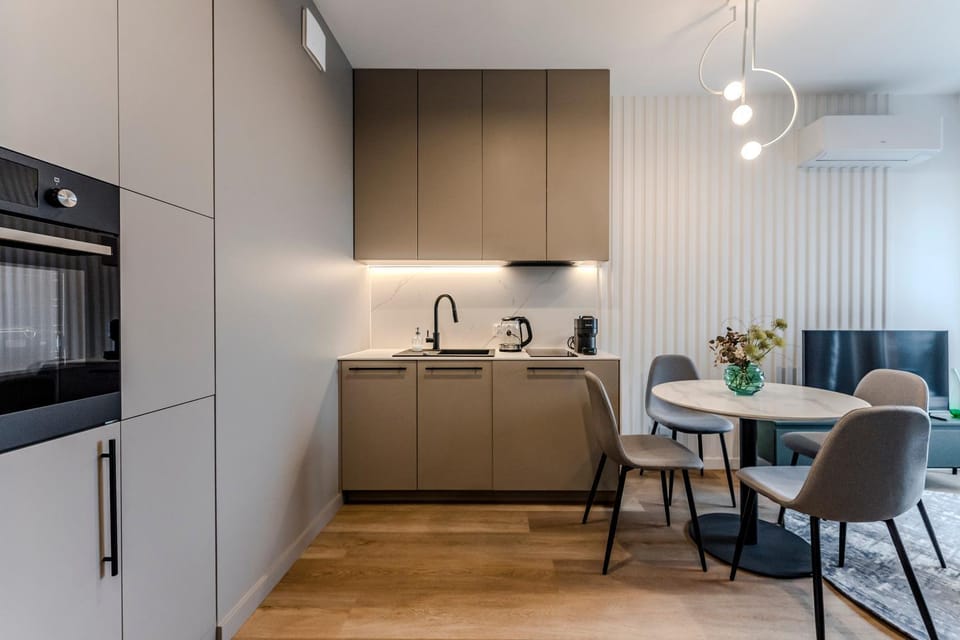 Kitchen or kitchenette, Dining area, dishwasher, pet friendly, stove