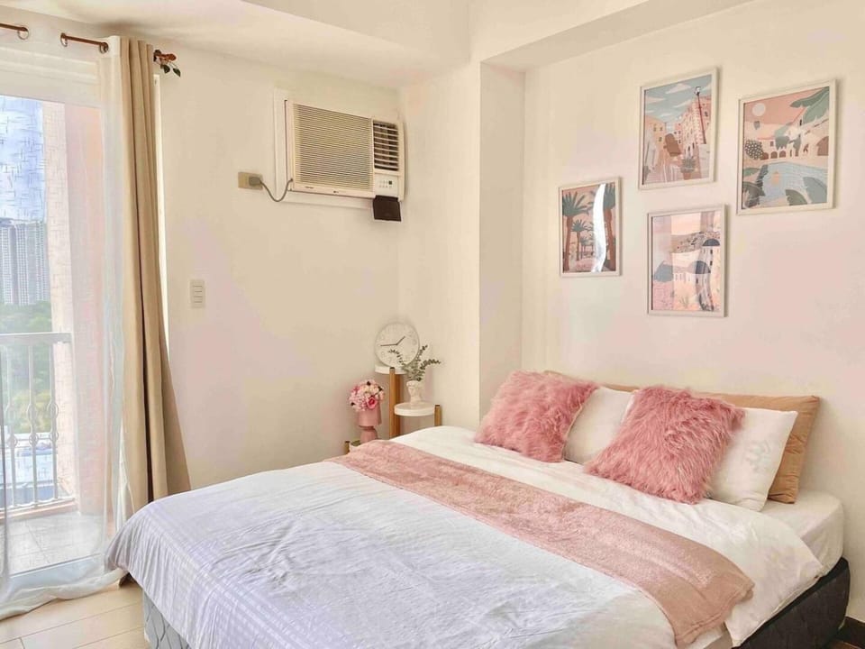 Spacious Bgc Retreat Near Venice #vlra24e House in Makati