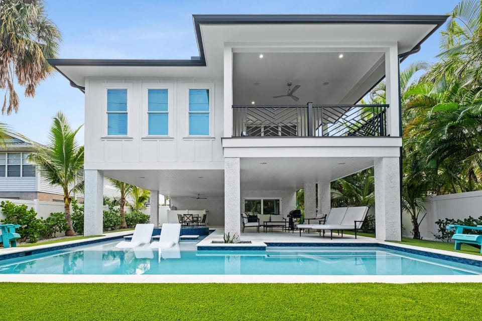 Boundless Waves House in Anna Maria Island