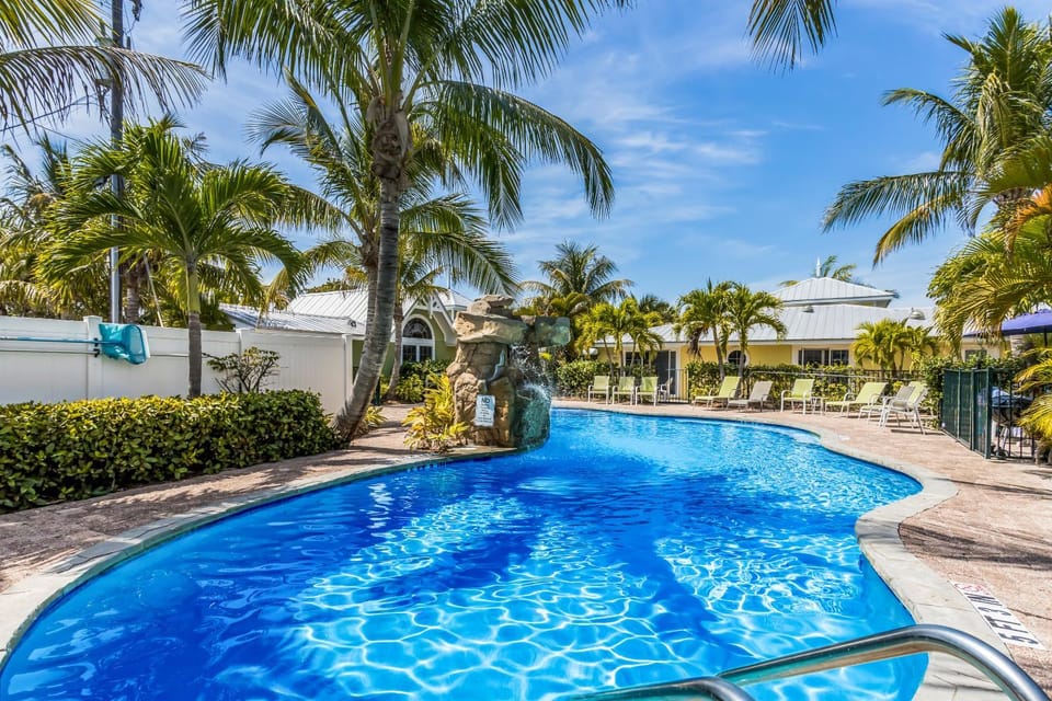 Blue Lagoon 1 Apartment in Holmes Beach