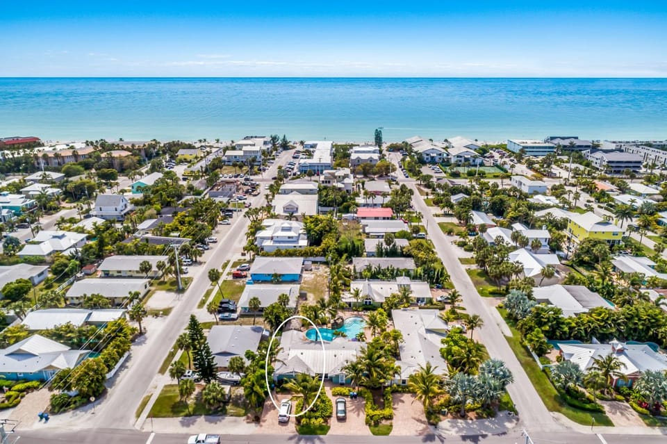 Blue Lagoon 1 Apartment in Holmes Beach