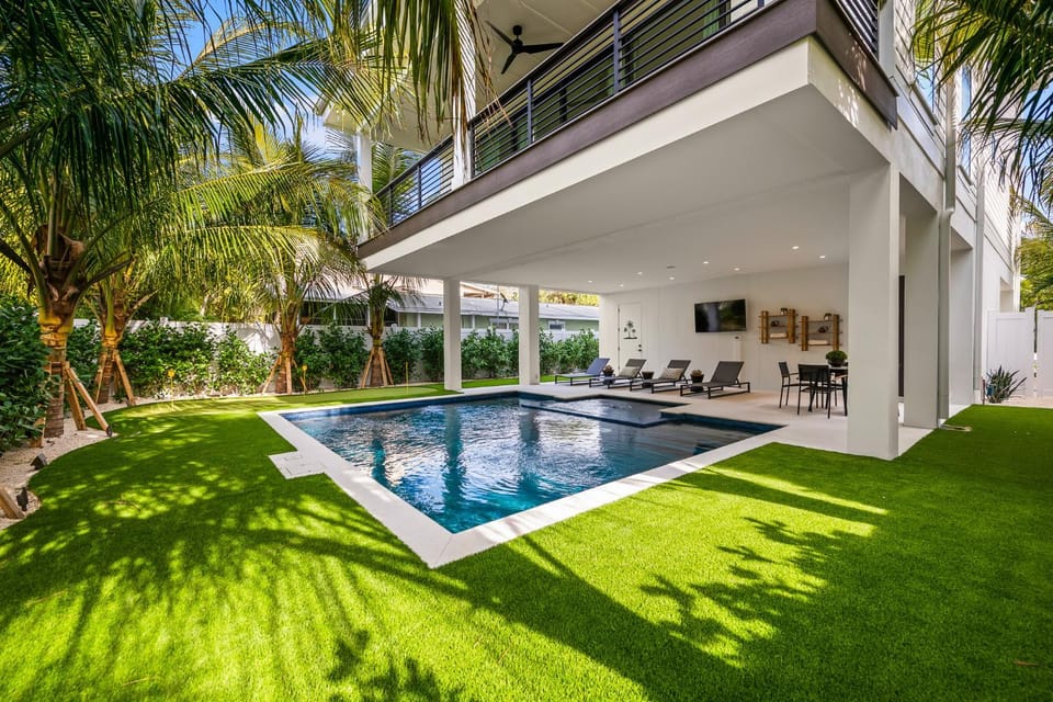 Total Package House in Holmes Beach