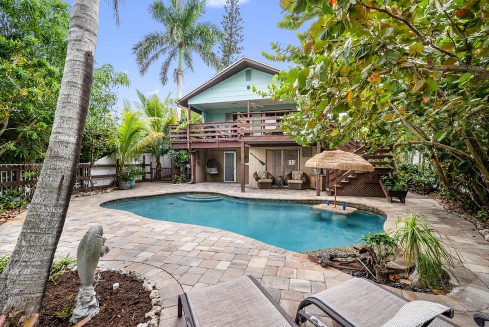 Property building, Pool view, Swimming pool