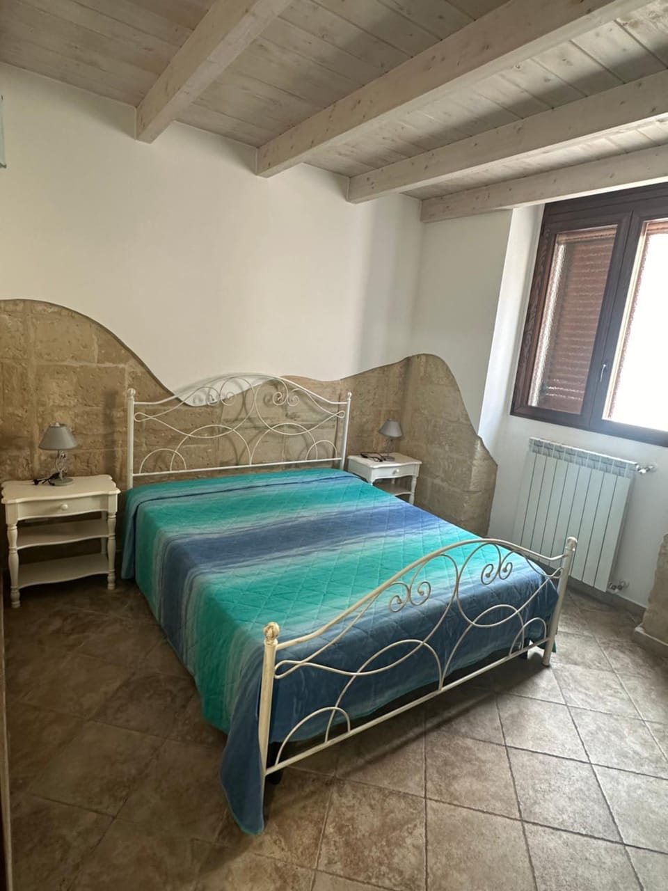 Bed, Photo of the whole room, Bedroom, internet