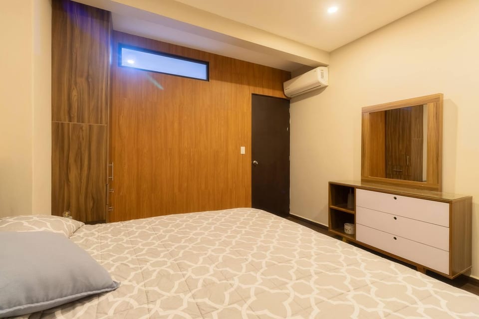 Photo of the whole room, Bedroom