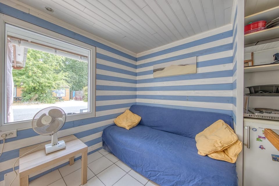 Property building, Living room, Bedroom