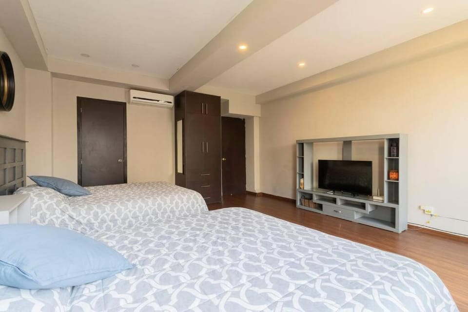 Photo of the whole room, Bedroom