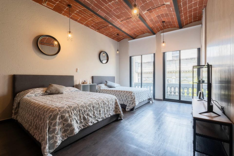 Photo of the whole room, Bedroom