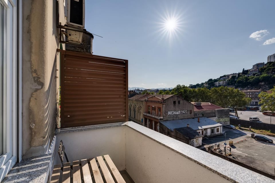 Property building, Day, Natural landscape, City view, Mountain view
