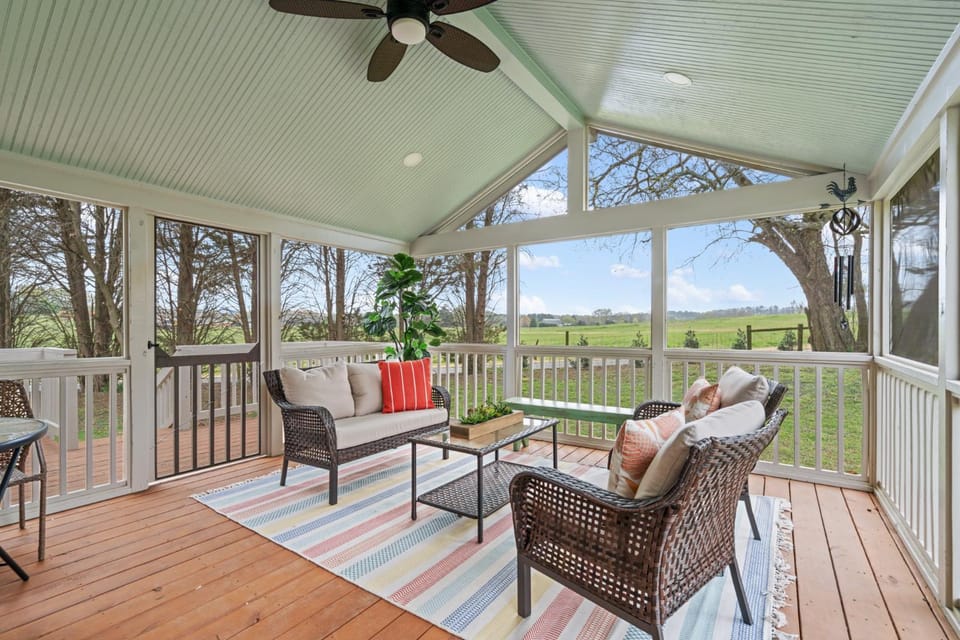 Serene 3BR Pet-Friendly Getaway Near Cartersville House in Alabama