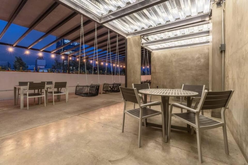 Property building, Night, Balcony/Terrace