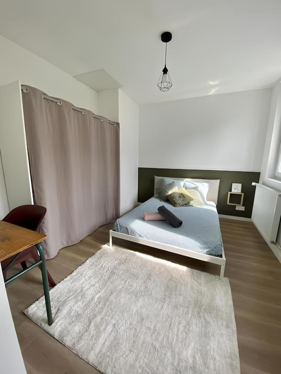 Bed, Photo of the whole room, Seating area, Bedroom, storage