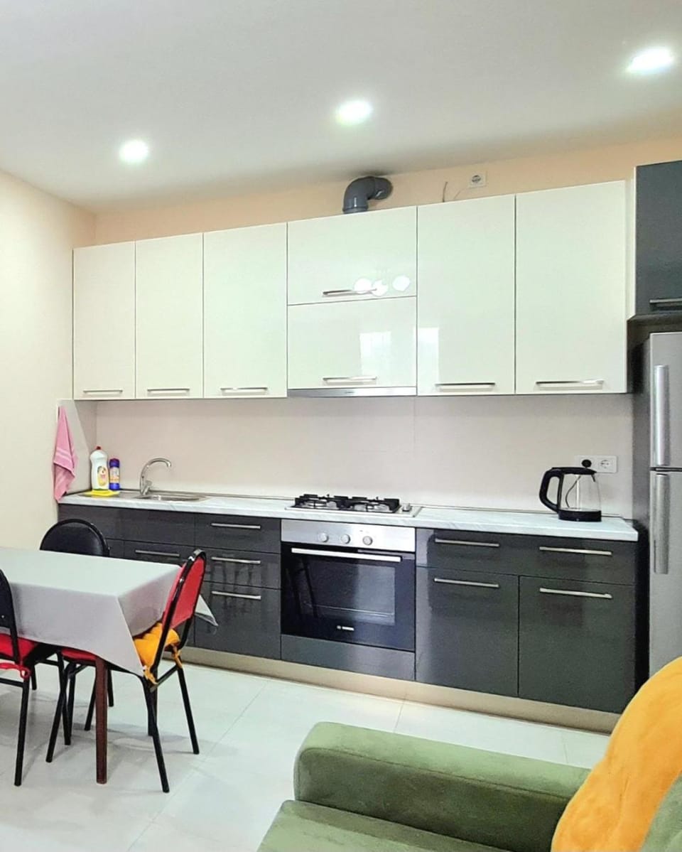 Kitchen or kitchenette, Dining area, pet friendly, stove