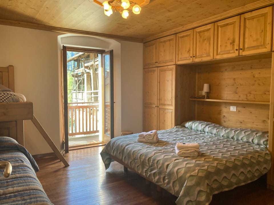 Bed, Bedroom, wardrobe