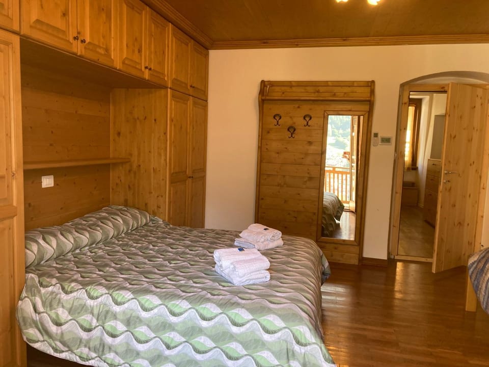 Bed, Bedroom, wardrobe