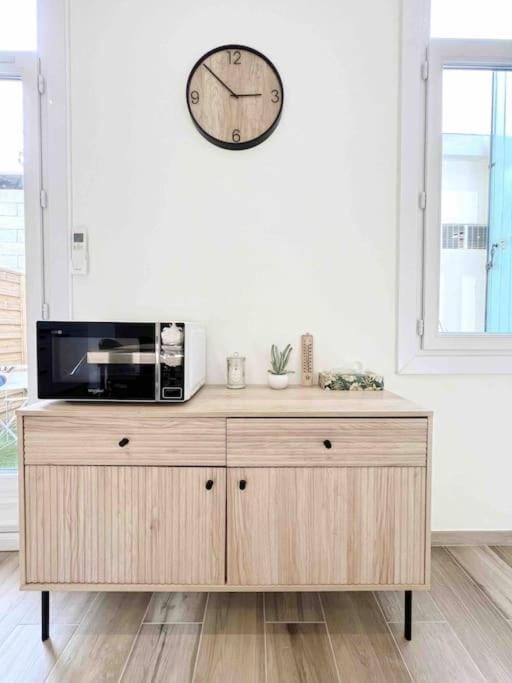 Le Bruna: Apt 4 prs, Clim, 10 min plages Apartment in Antibes
